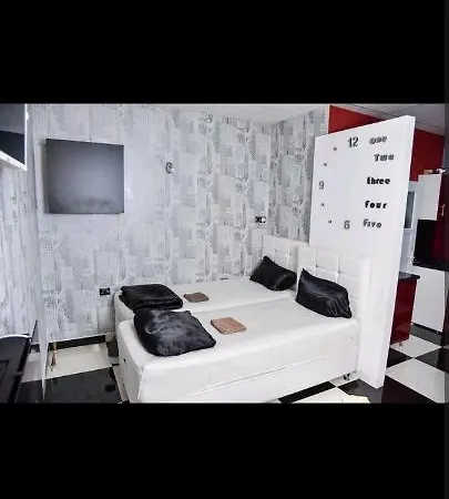 Apartment Ajax *